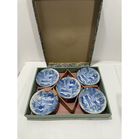 Vintage Japan Blue White Iris Flower Cereal/Soup Bowls Set of 5 Porcelain Bowls